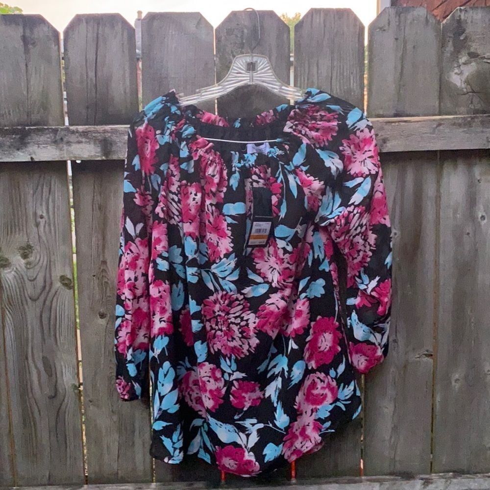 Nine West floral top sz. S NWT